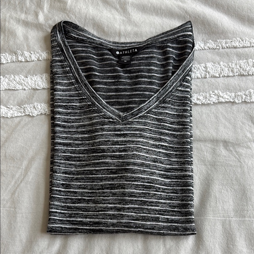 Athleta Gray Breezy V-Neck T-Shirt